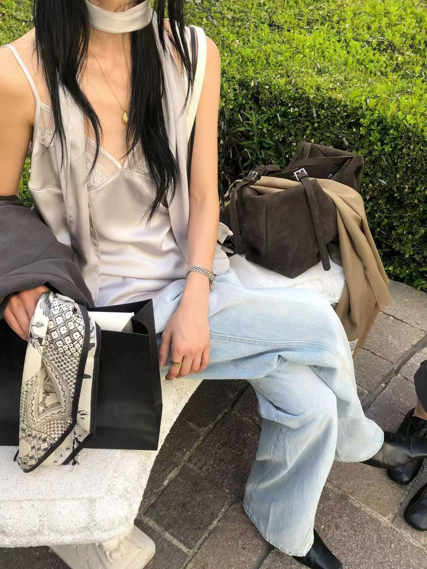 透紗蕾絲緞面背心(附緞帶)